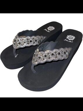 New w/o box yellow box sparkle rhinestone scalloped wedge sandals in gray sz 8.5